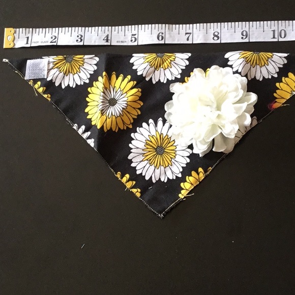 Flower print dog bandannas - Picture 3 of 5
